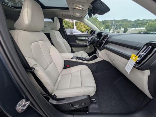 Denim Blue 2026 Volvo XC40 B5 Ultra