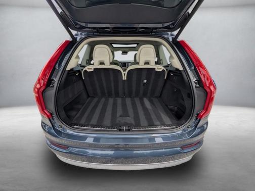 2022 Volvo XC90 T6 Momentum 6 Passenger