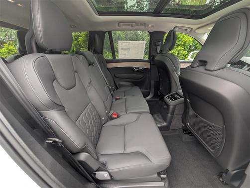 2025 Volvo XC90 Plug-In Hybrid T8 Plus 7-Seater