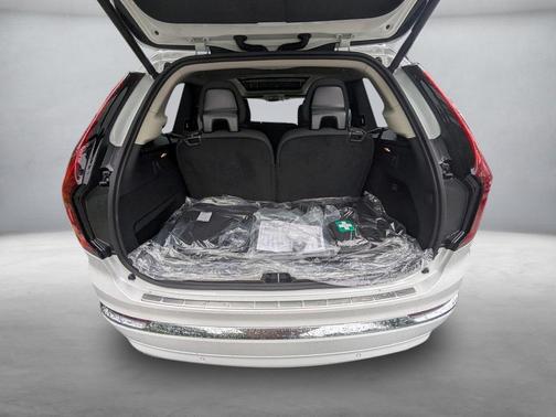 2025 Volvo XC90 Plug-In Hybrid T8 Plus 7-Seater