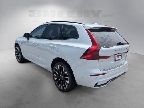 Crystal White 2026 Volvo XC60 B5 Ultra