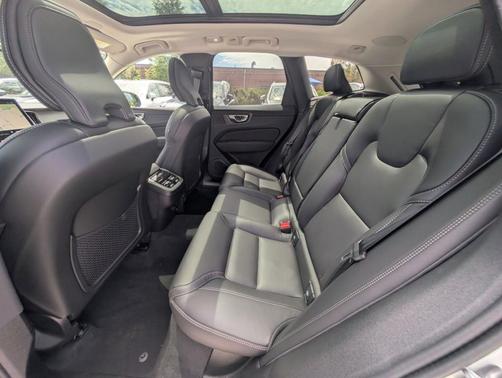 Crystal White 2026 Volvo XC60 B5 Ultra
