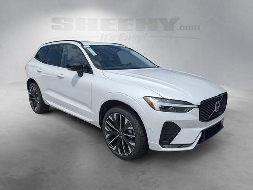 Crystal White 2026 Volvo XC60 B5 Ultra