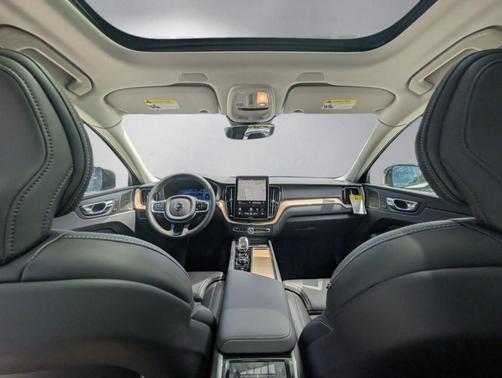 Crystal White 2026 Volvo XC60 B5 Ultra