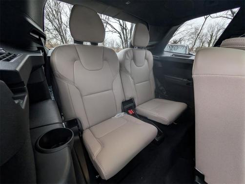 2026 Volvo XC90 B6 Ultra Dark Theme 7-Seater