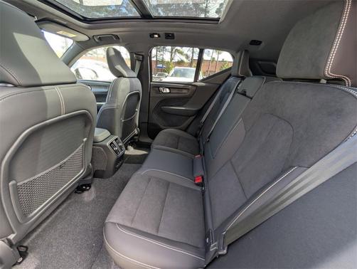 2025 Volvo EX40 Single Motor Extended Range Plus