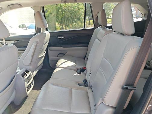 Modern Steel Metallic 2017 Honda Pilot Touring