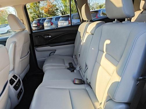 Modern Steel Metallic 2017 Honda Pilot Touring