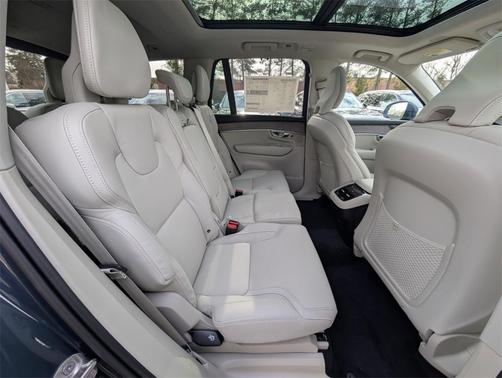 2026 Volvo XC90 B6 Ultra 7-Seater