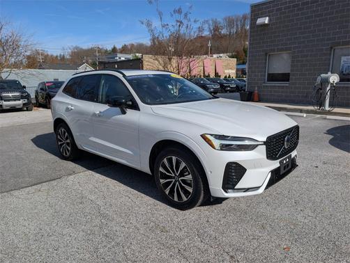 2025 Volvo XC60 B5 Plus