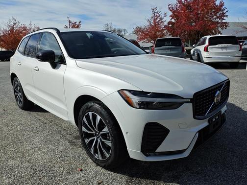 2025 Volvo XC60 B5 Plus