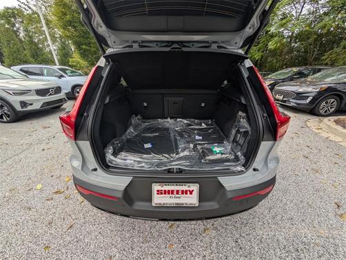 2026 Volvo XC40 B5 Ultra