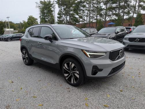 2026 Volvo XC40 B5 Ultra