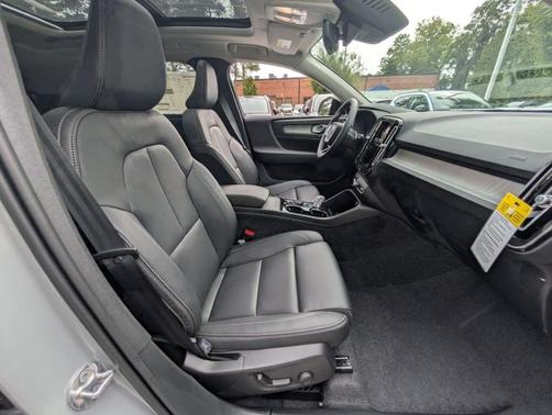 Gray Metallic 2026 Volvo XC40 B5 Ultra