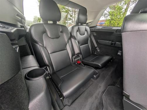 2023 Volvo XC90 B5 Core