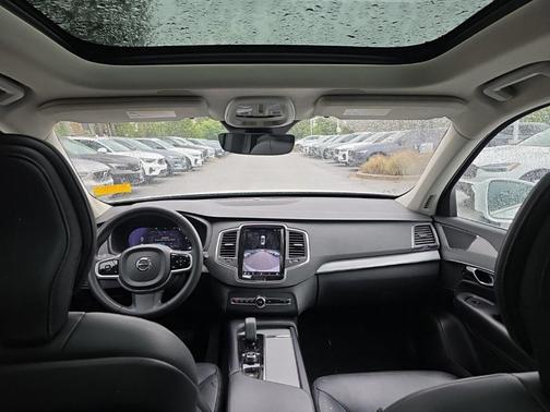 2023 Volvo XC90 B5 Core