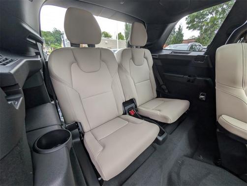 2026 Volvo XC90 B6 Plus 6-Seater
