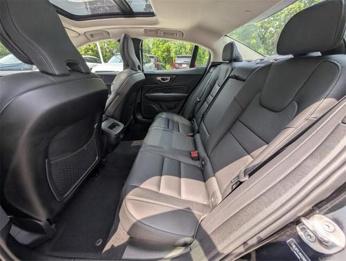 2024 Volvo S60 B5 Plus Dark Theme