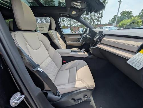 2025 Volvo XC90 Plug-In Hybrid T8 Plus 7-Seater
