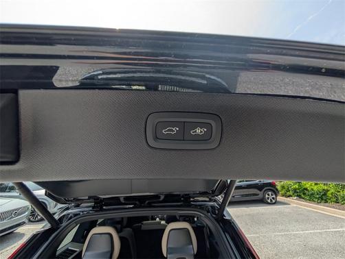 2025 Volvo XC90 Plug-In Hybrid T8 Plus 7-Seater