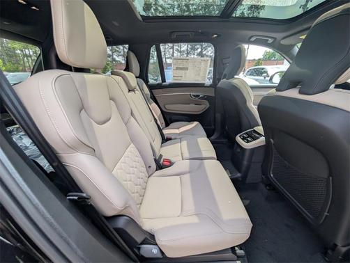 2025 Volvo XC90 Plug-In Hybrid T8 Plus 7-Seater