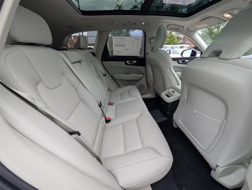 2025 Volvo XC60 Plug-In Hybrid T8 Plus