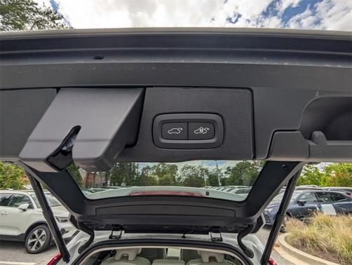 2025 Volvo XC60 Plug-In Hybrid T8 Plus