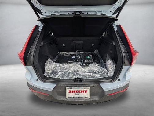 2026 Volvo XC40 B5 Ultra