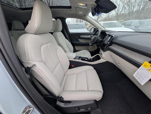 2026 Volvo XC40 B5 Ultra