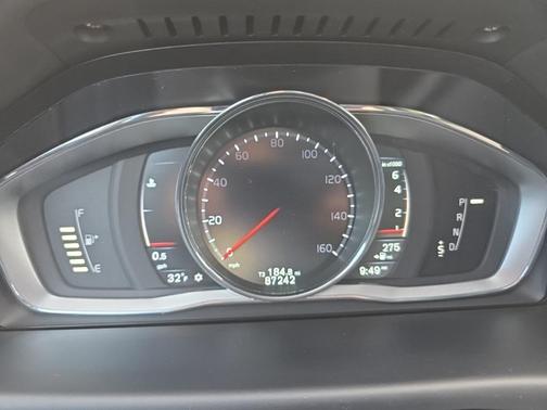 2016 Volvo XC70 T5 Premier