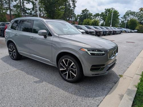 2025 Volvo XC90 B5 Plus
