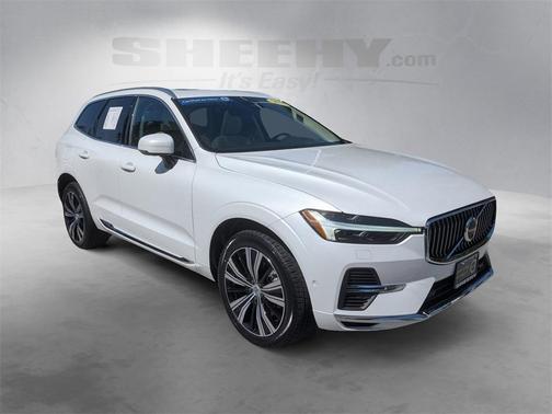 2023 Volvo XC60 Recharge Plug-In Hybrid T8 Plus Bright Theme