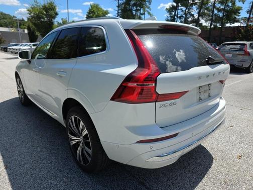 2023 Volvo XC60 Recharge Plug-In Hybrid T8 Plus Bright Theme