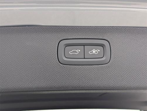 2026 Volvo XC90 B6 Ultra 6-Seater