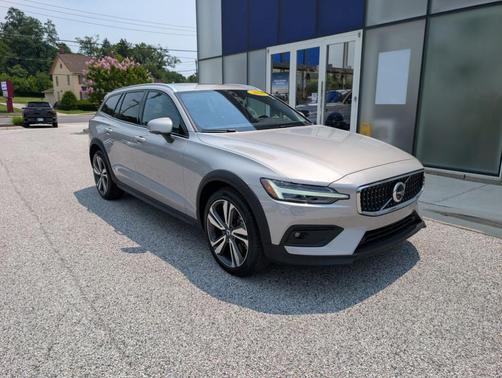 Silver 2025 Volvo V60 Cross Country B5 Plus