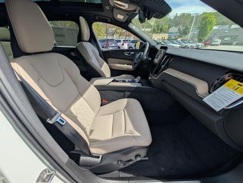 Crystal White 2026 Volvo XC60 Plug-In Hybrid T8 Core