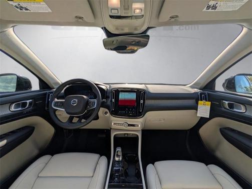 2026 Volvo XC40 B5 Ultra