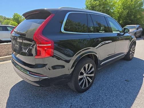 Onyx Black Metallic 2023 Volvo XC90 B6 Plus 7-Seater