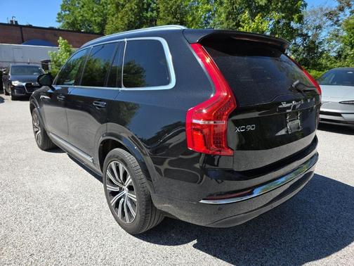 Onyx Black Metallic 2023 Volvo XC90 B6 Plus 7-Seater