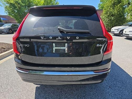 Onyx Black Metallic 2023 Volvo XC90 B6 Plus 7-Seater