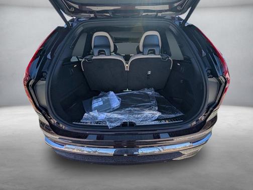 2025 Volvo XC90 B5 Plus