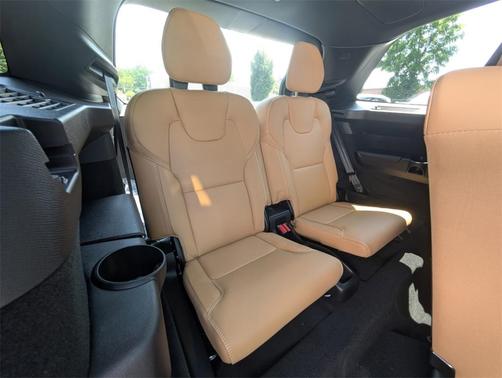 2025 Volvo XC90 Plug-In Hybrid T8 Ultra 7-Seater