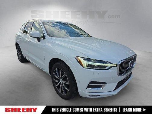 Crystal White Pearl 2019 Volvo XC60 T5 Inscription