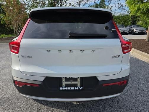 Crystal White Pearl 2025 Volvo XC40 B5 Plus Bright Theme