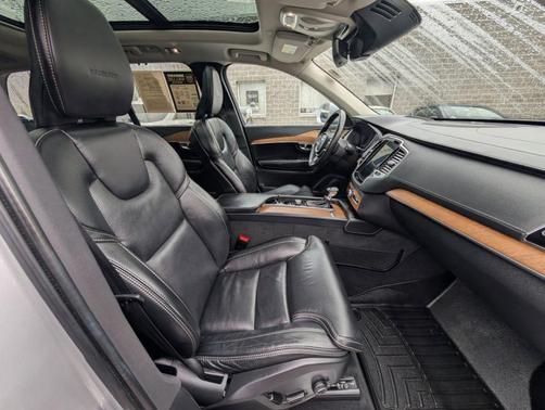 2019 Volvo XC90 T6 Inscription