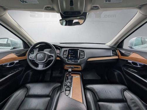 2019 Volvo XC90 T6 Inscription