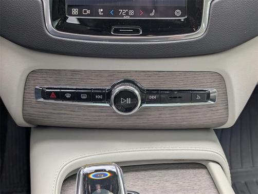2023 Volvo XC90 B6 Ultimate 6-Seater