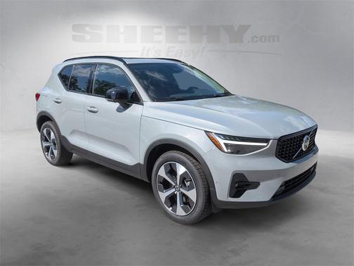 2026 Volvo XC40 B5 Plus