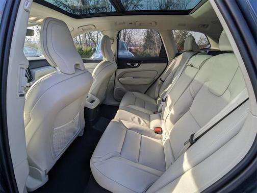 2025 Volvo XC60 Plug-In Hybrid T8 Ultra