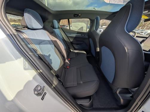 Crystal White 2026 Volvo EX30 TWIN MOTOR CROSS COUNTRY ULTRA